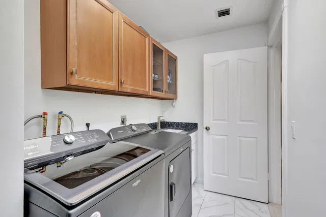 Residence photo 39