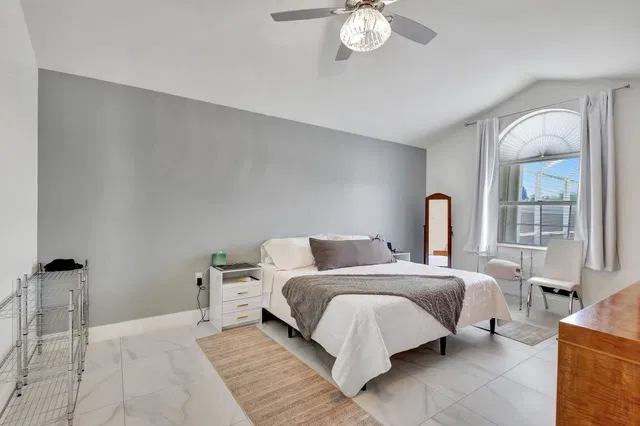 Residence photo 41