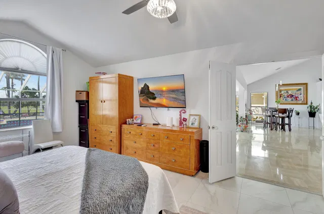 Residence photo 43