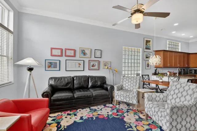  Residence photo 24
