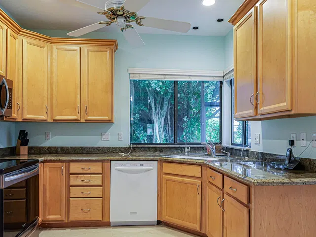 Willoughby Golf Club Residence photo 12