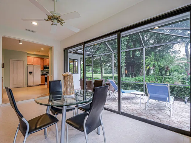 Willoughby Golf Club Residence photo 15