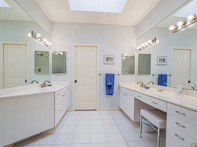 Willoughby Golf Club Residence photo 22