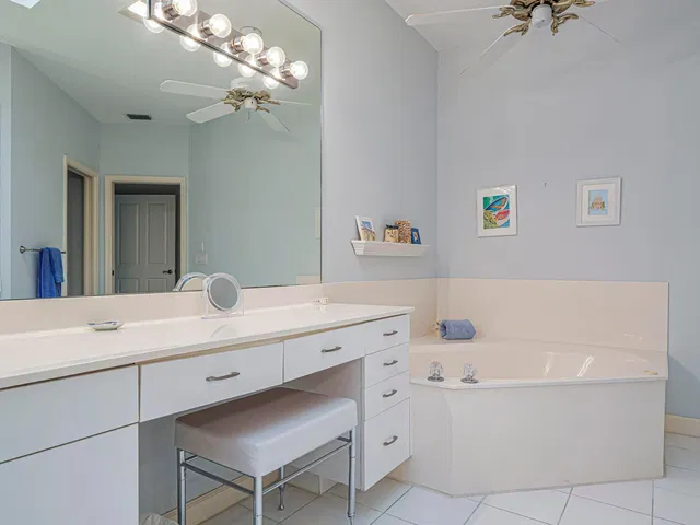 Willoughby Golf Club Residence photo 24