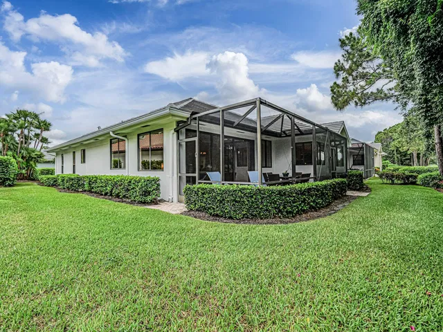 Willoughby Golf Club Residence photo 37