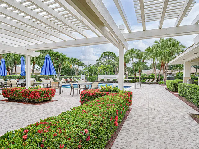 Willoughby Golf Club Residence photo 42