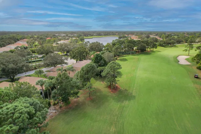 Willoughby Golf Club Residence photo 48