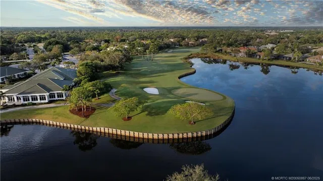 Willoughby Golf Club Residence photo 55