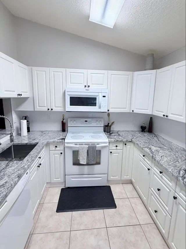 Residence photo 5