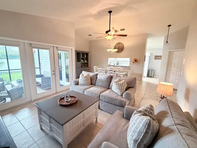 Residence photo 6