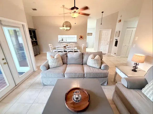 Residence photo 8