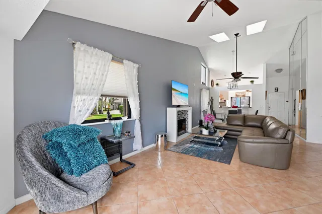  Residence photo 11