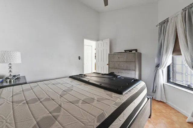  Residence photo 15
