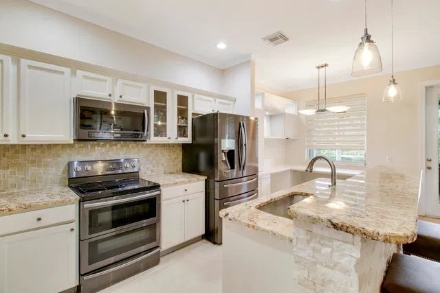 Residence photo 2
