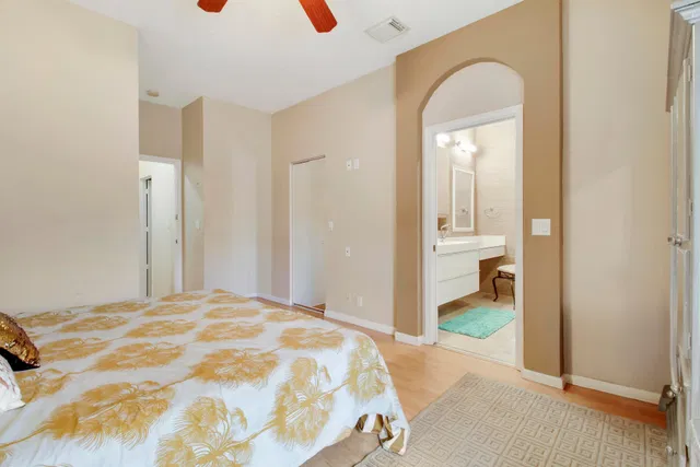 Residence photo 11