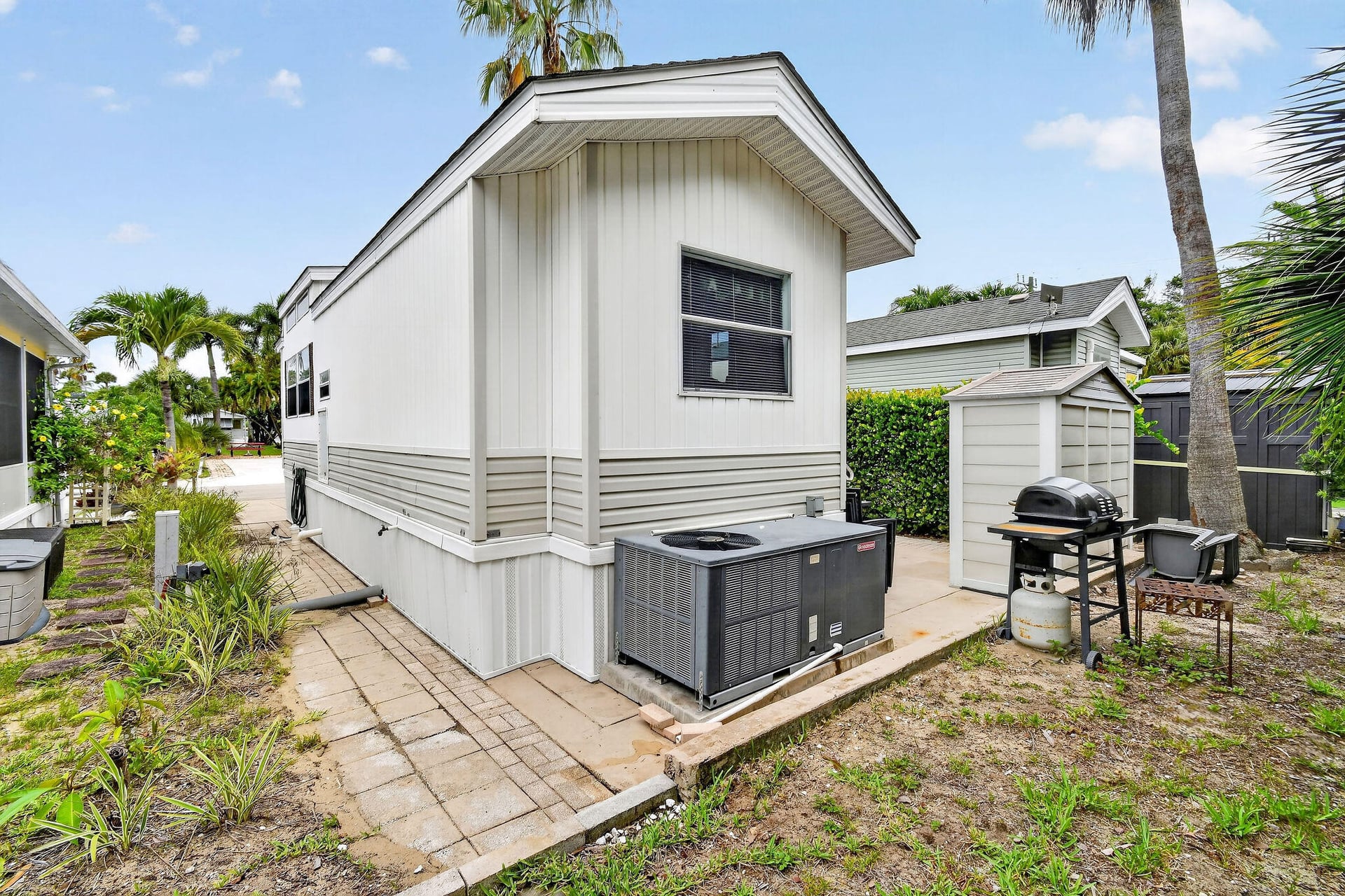 Unit 2 photo 24