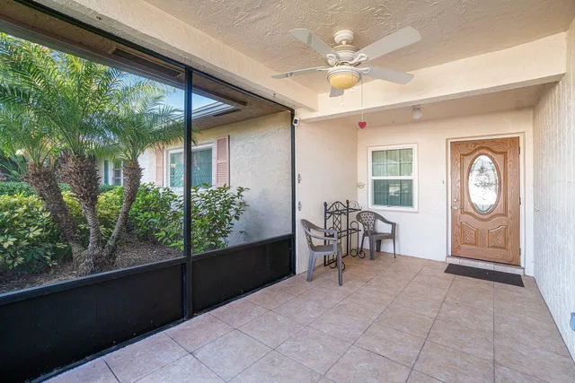 Residence photo 3