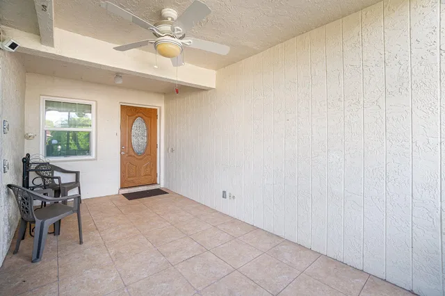 Residence photo 6