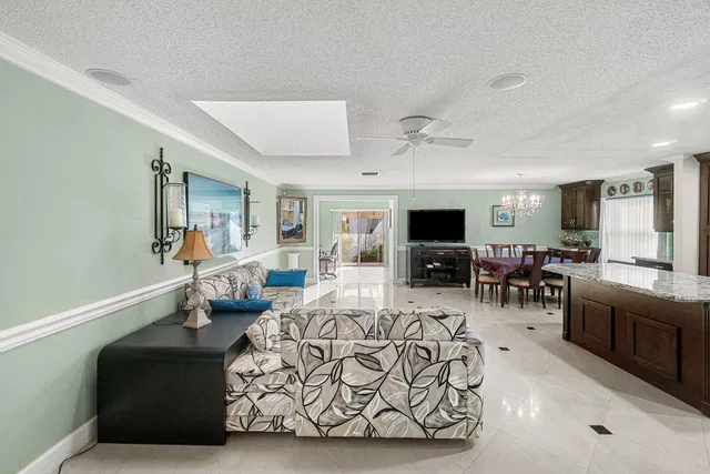 Residence photo 9