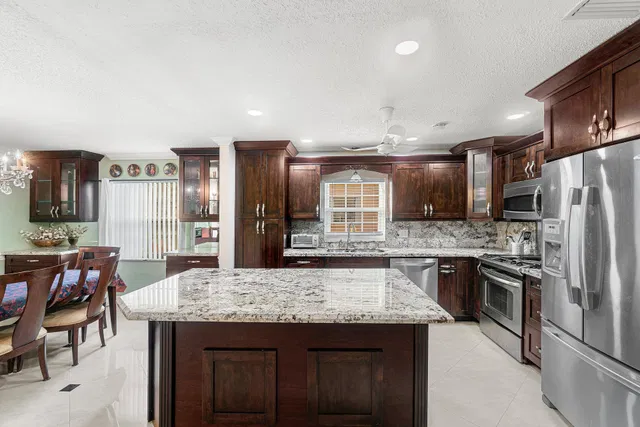 Residence photo 15
