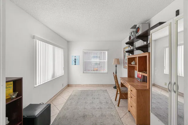 Residence photo 21