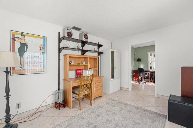 Residence photo 22
