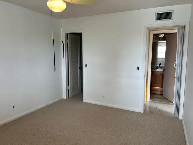 Residence photo 8