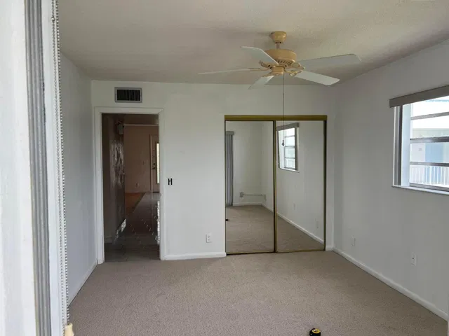 Residence photo 10