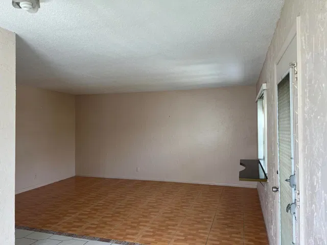 Residence photo 20