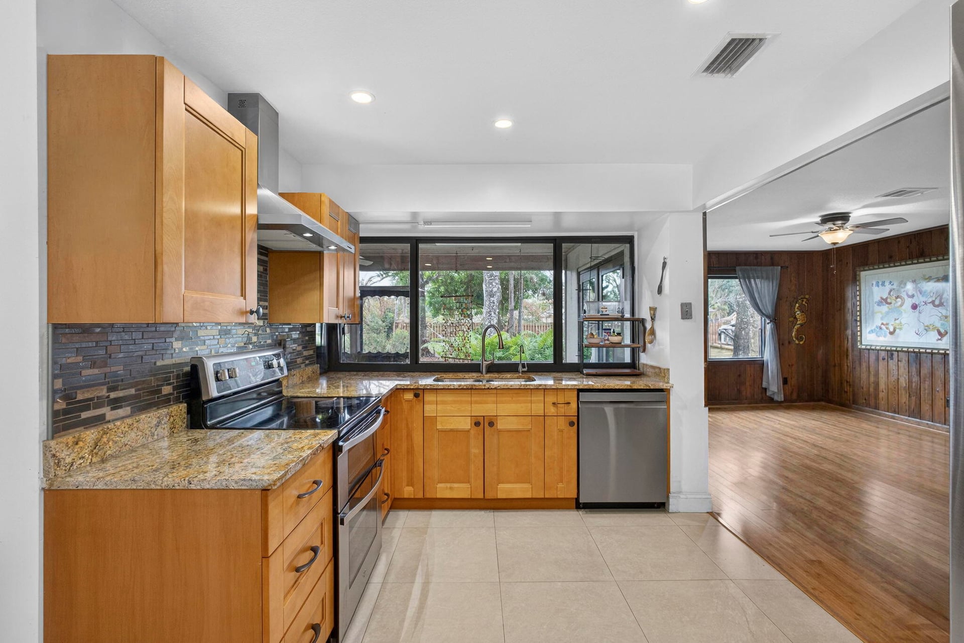 Residence photo 12