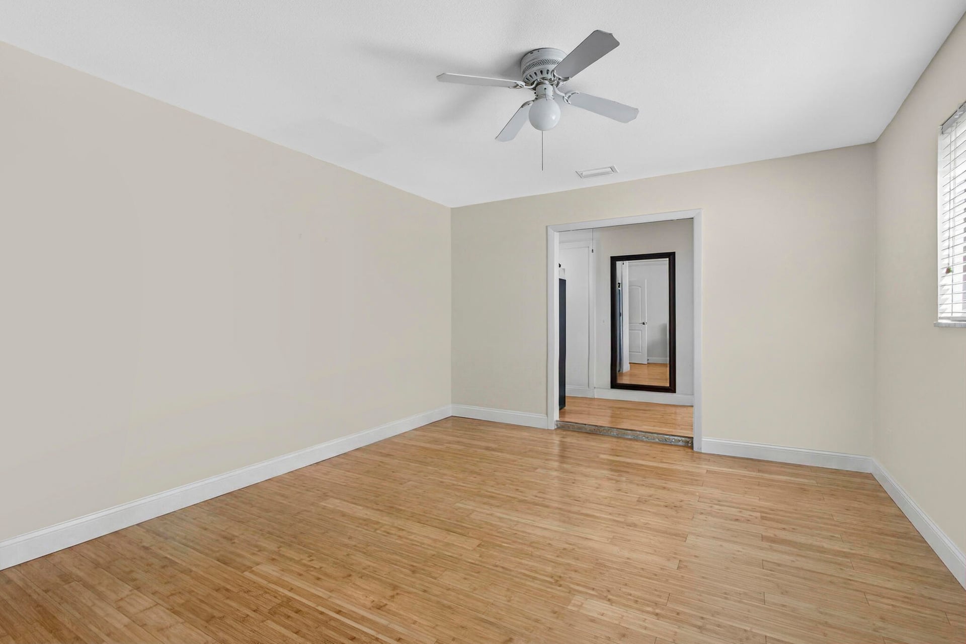 Residence photo 17