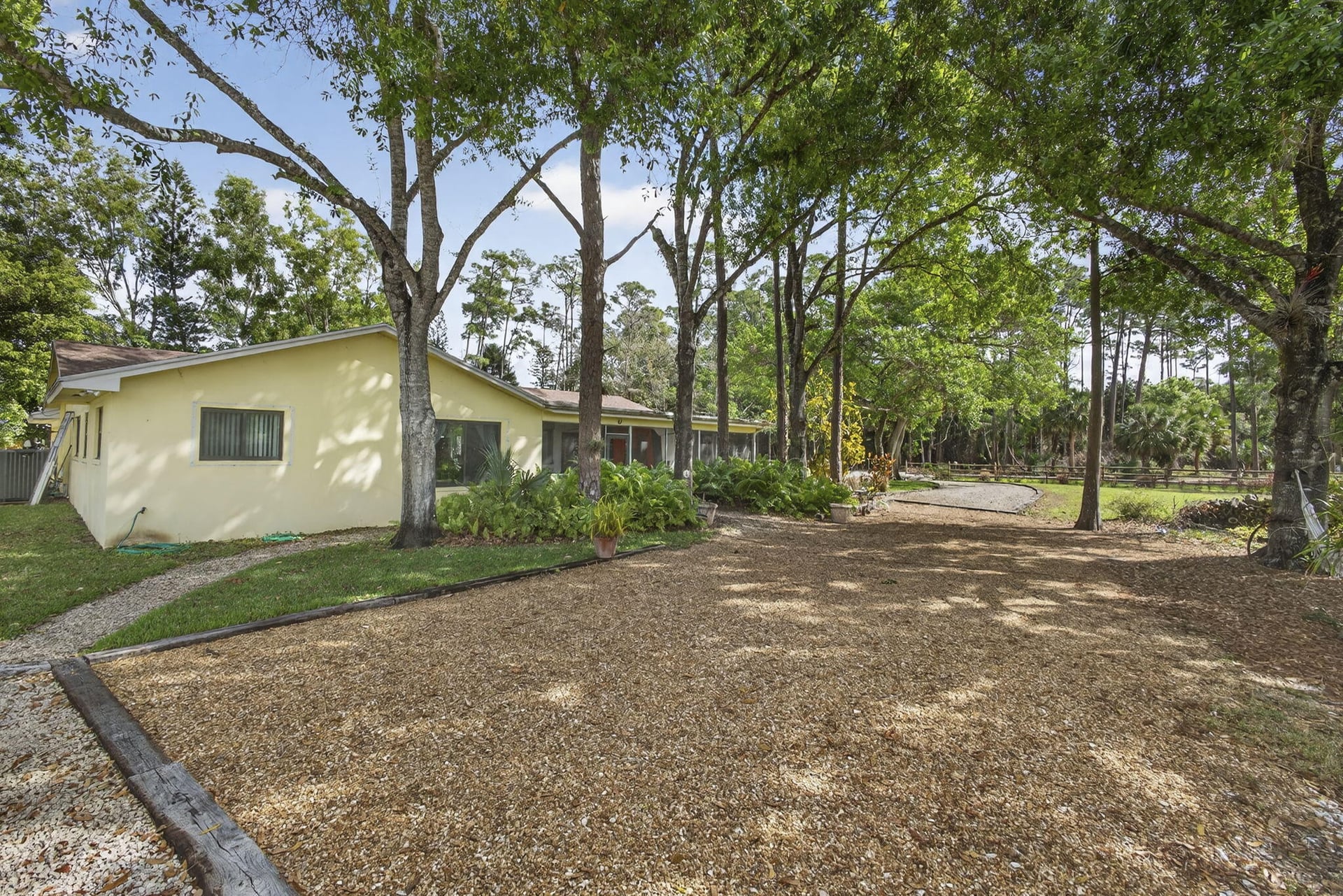 Residence photo 32