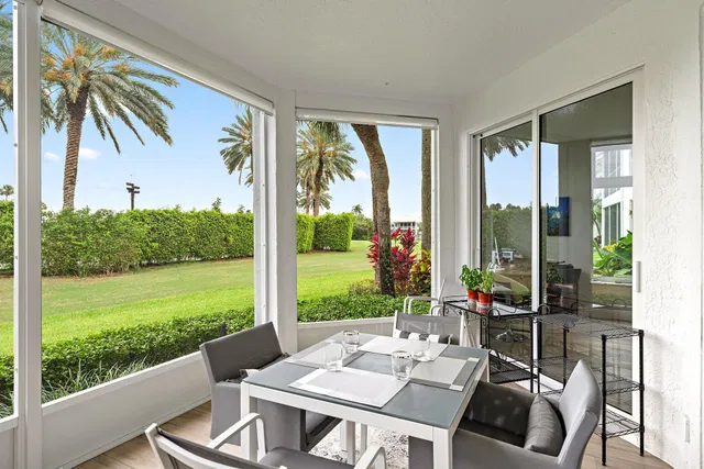Admirals Cove Residence photo 15