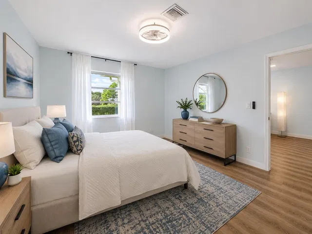 Unit 203 photo 3