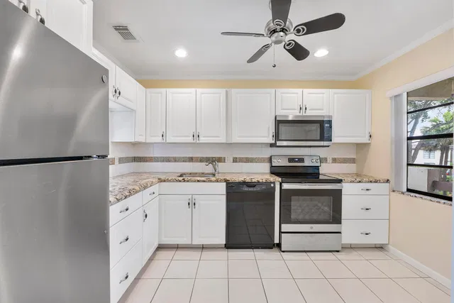 Boca Lago Country Club Homes Unit 6-h photo 9