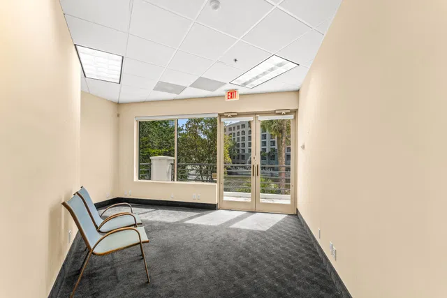 Residence photo 12