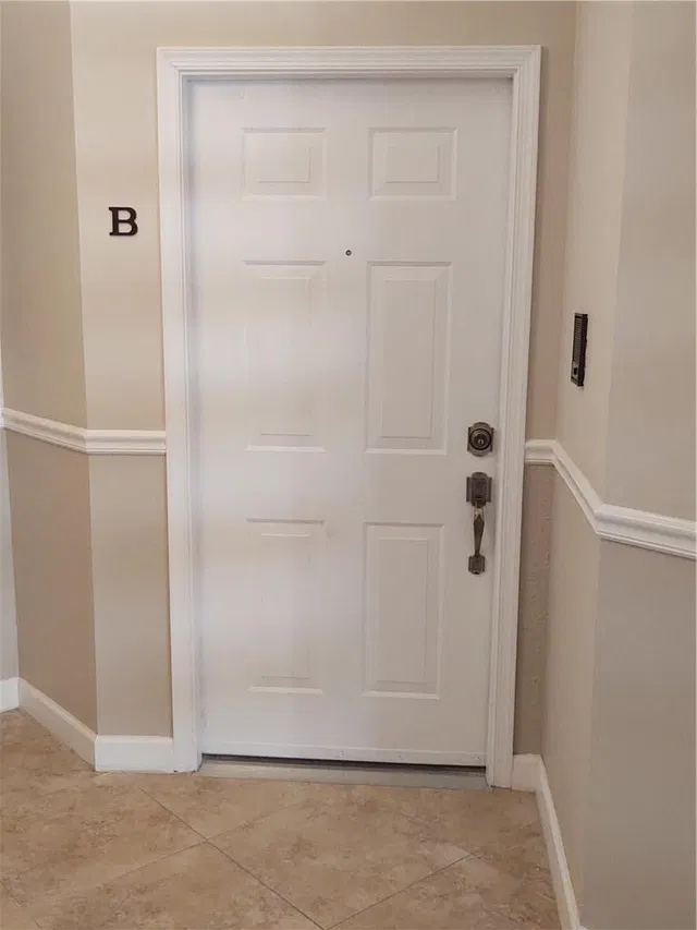 Unit B photo 5