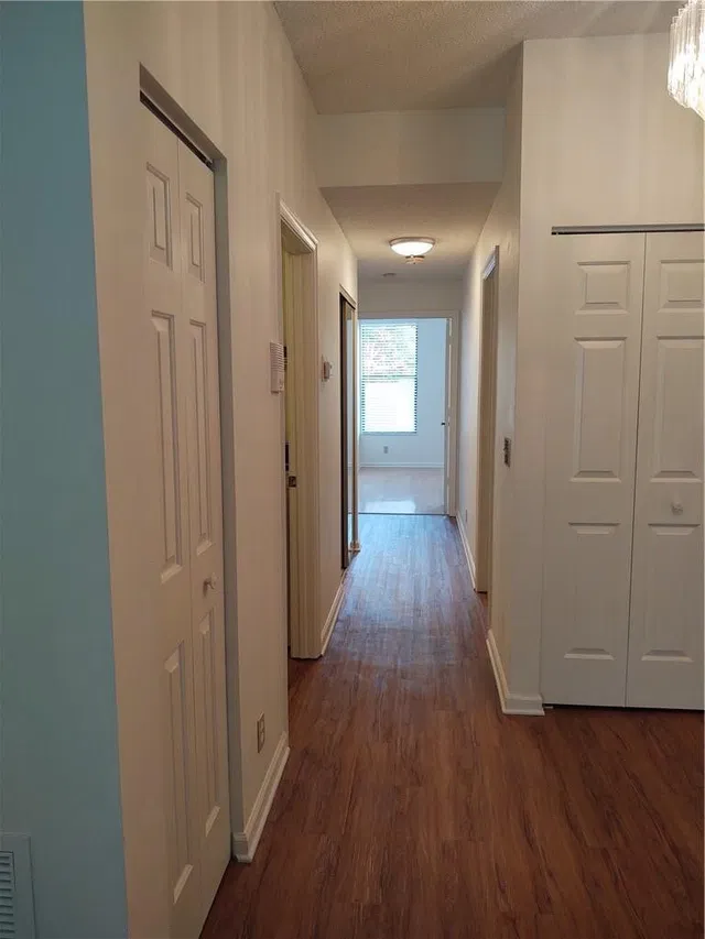 Unit B photo 13