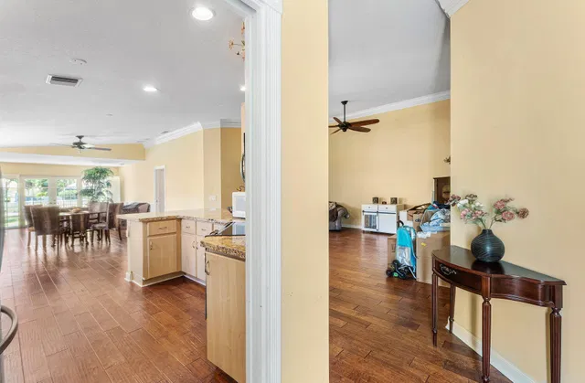 Residence photo 6