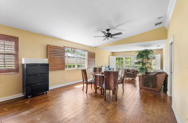 Residence photo 10