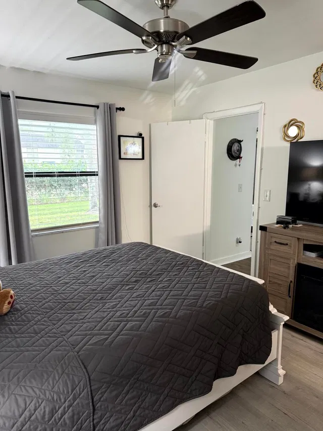  Unit 105 photo 6