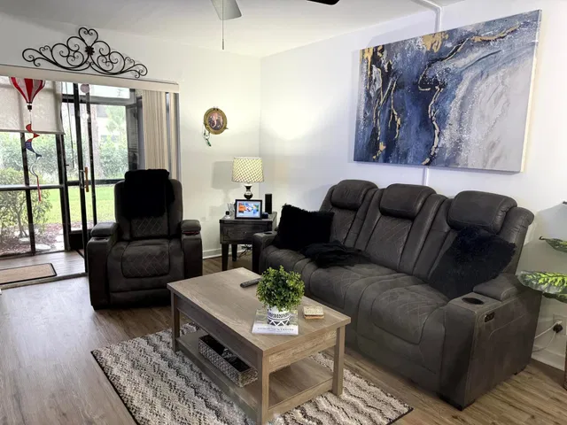  Unit 105 photo 12