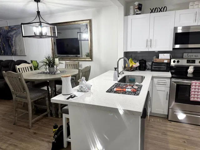  Unit 105 photo 18