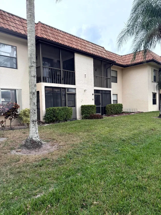  Unit 105 photo 30