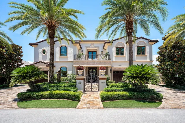 Royal Palm Yacht and Country Club Residence photo 5