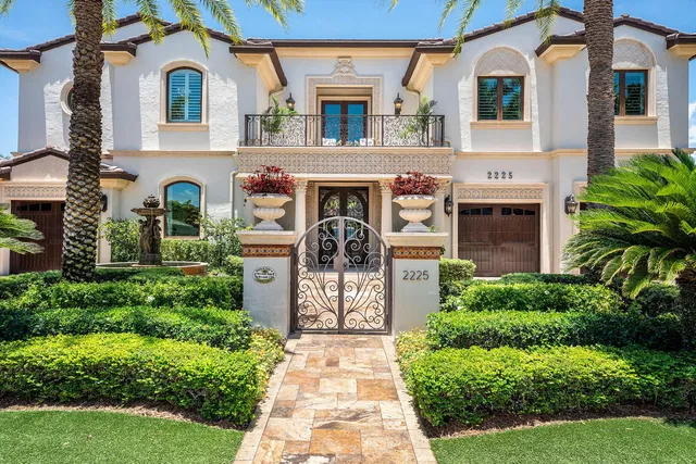 Royal Palm Yacht and Country Club Residence photo 6