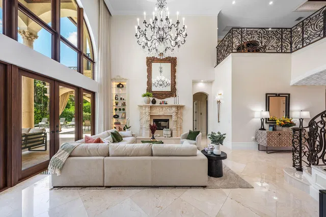 Royal Palm Yacht and Country Club Residence photo 11