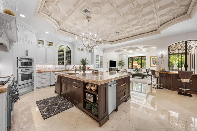 Royal Palm Yacht and Country Club Residence photo 18