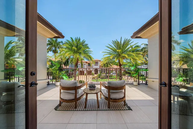 Royal Palm Yacht and Country Club Residence photo 47