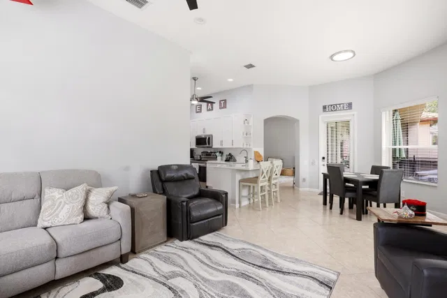 Residence photo 17